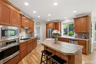 925 23rd St SW, Puyallup, WA 98371 - Photo 9