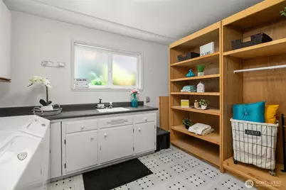 10468 Forest Avenue S, Seattle, WA 98178 - Photo 33