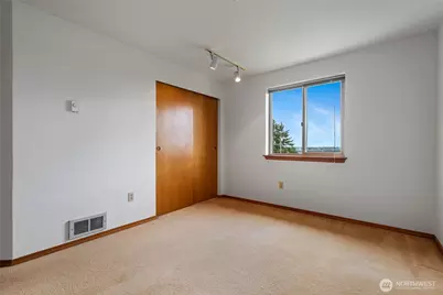 4701 Osprey Drive NE, Tacoma, WA 98422 - Photo 15