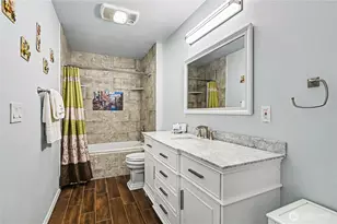 13616 NE 7th St, Bellevue, WA 98005 - Photo 19