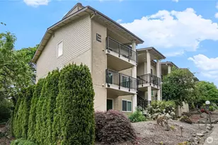 13616 NE 7th St, Bellevue, WA 98005 - Photo 31