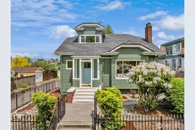 1716 N 43rd Street, Seattle, WA 98103 - Photo 1