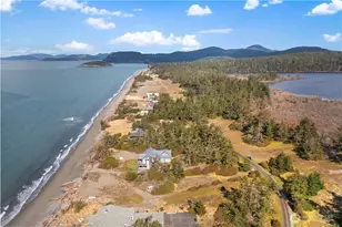 38 A Surfcrest Dr, Oak Harbor, WA 98277 - Photo 1