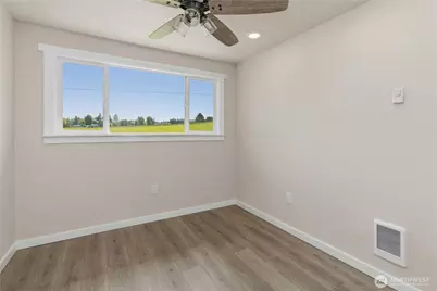 204 Conger Road, Castle Rock, WA 98611 - Photo 15
