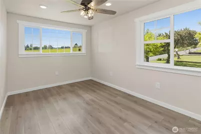 204 Conger Road, Castle Rock, WA 98611 - Photo 13