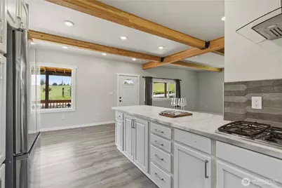 204 Conger Road, Castle Rock, WA 98611 - Photo 9