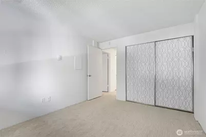 9416 1st Avenue NE #111, Seattle, WA 98115 - Photo 23