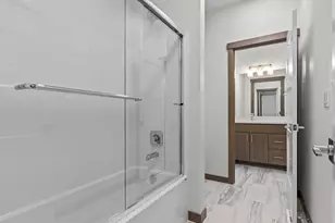 9205 NE 175th St, Bothell, WA 98011 - Photo 31