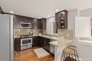 3122 Franklin Ave E, Seattle, WA 98102 - Photo 9