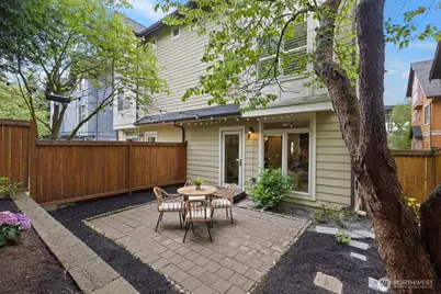 3122 Franklin Avenue E #B, Seattle, WA 98102 - Photo 1