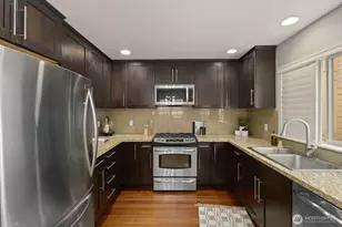 3122 Franklin Ave E, Seattle, WA 98102 - Photo 11