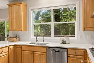 6592 127th Pl SE, Bellevue, WA 98006 - Photo 17