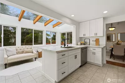 2208 Vashon Ave NE, Renton, WA 98059 - Photo 9