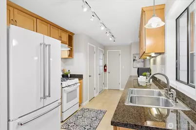 6017 190th Street SW, Lynnwood, WA 98036 - Photo 9