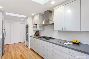 3813 NE 70th St, Seattle, WA 98115 - Photo 11