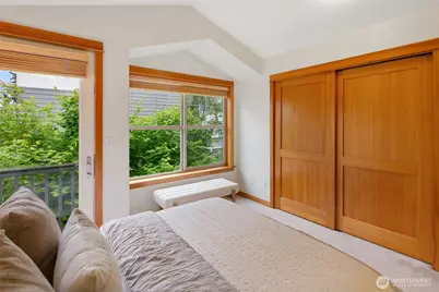 140 21st Avenue E #B, Seattle, WA 98112 - Photo 17