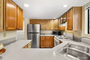 15123 Sunwood Blvd, Tukwila, WA 98188 - Photo 5