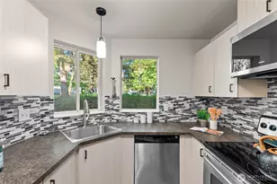 5300 Harbour Pointe Blvd, Mukilteo, WA 98275 - Photo 9
