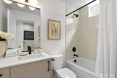 4116 B Burke Avenue N, Seattle, WA 98103 - Photo 15