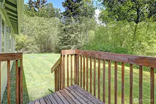 611 SW Camano Dr, Camano Island, WA 98282 - Photo 17