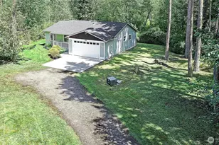 611 SW Camano Dr, Camano Island, WA 98282 - Photo 33