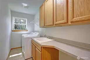 611 SW Camano Dr, Camano Island, WA 98282 - Photo 25