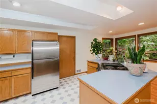 566 E Pointes Dr W, Shelton, WA 98584 - Photo 9