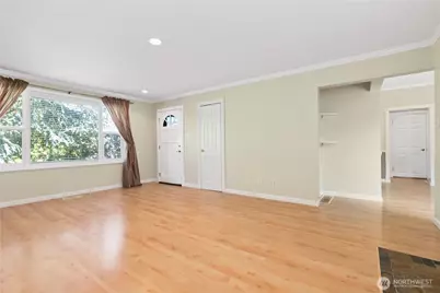 3015 W Emerson Street, Seattle, WA 98199 - Photo 5