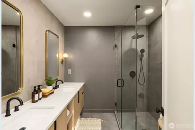 14033 Densmore Avenue N, Seattle, WA 98133 - Photo 11