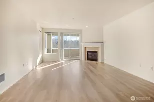 2244 132nd Ave SE, Bellevue, WA 98005 - Photo 3