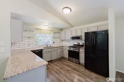 644 Adele Avenue, Bremerton, WA 98312 - Photo 7
