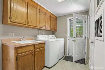 905 243rd Street SW, Bothell, WA 98021 - Photo 29
