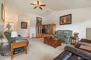 17927 Daryl Ln SW, Rochester, WA 98579 - Photo 9