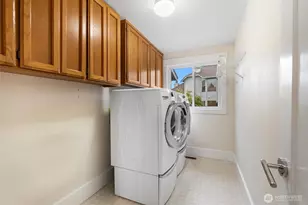 4613 NE 19th St, Renton, WA 98059 - Photo 17