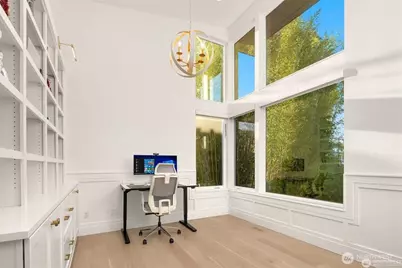 9215 NE 32nd Street, Clyde Hill, WA 98004 - Photo 5