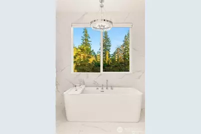 9215 NE 32nd Street, Clyde Hill, WA 98004 - Photo 23