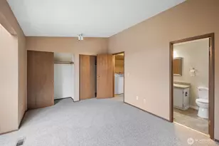 323 SW 112th St, Seattle, WA 98146 - Photo 17