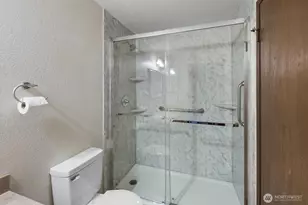 323 SW 112th St, Seattle, WA 98146 - Photo 23