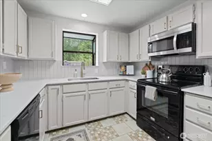 1340 NW Huckle Dr, Bremerton, WA 98311 - Photo 11