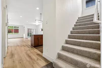 8128 Wolcott Avenue S, Seattle, WA 98118 - Photo 11