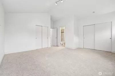 8128 Wolcott Avenue S, Seattle, WA 98118 - Photo 19