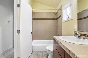 8128 Wolcott Ave S, Seattle, WA 98118 - Photo 21
