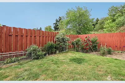 8128 Wolcott Avenue S, Seattle, WA 98118 - Photo 25