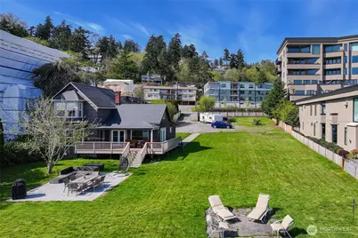 9049 NE Juanita Drive, Kirkland, WA 98034 - Photo 1
