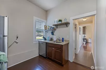 9049 NE Juanita Drive, Kirkland, WA 98034 - Photo 15