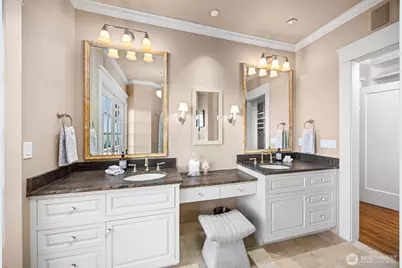2218 E Prospect Street, Seattle, WA 98112 - Photo 23