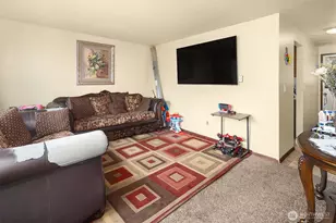 9226 Sharon Dr, Everett, WA 98204 - Photo 3