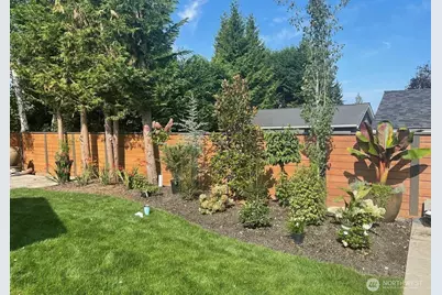 1819 7th Street W, Kirkland, WA 98033 - Photo 13