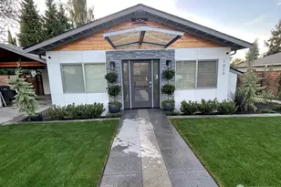 1819 7th St W, Kirkland, WA 98033 - Photo 1
