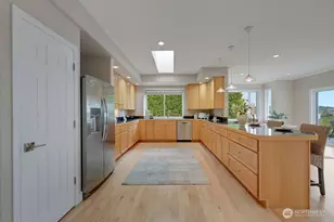 654 9th Ct, Fox Island, WA 98333 - Photo 25